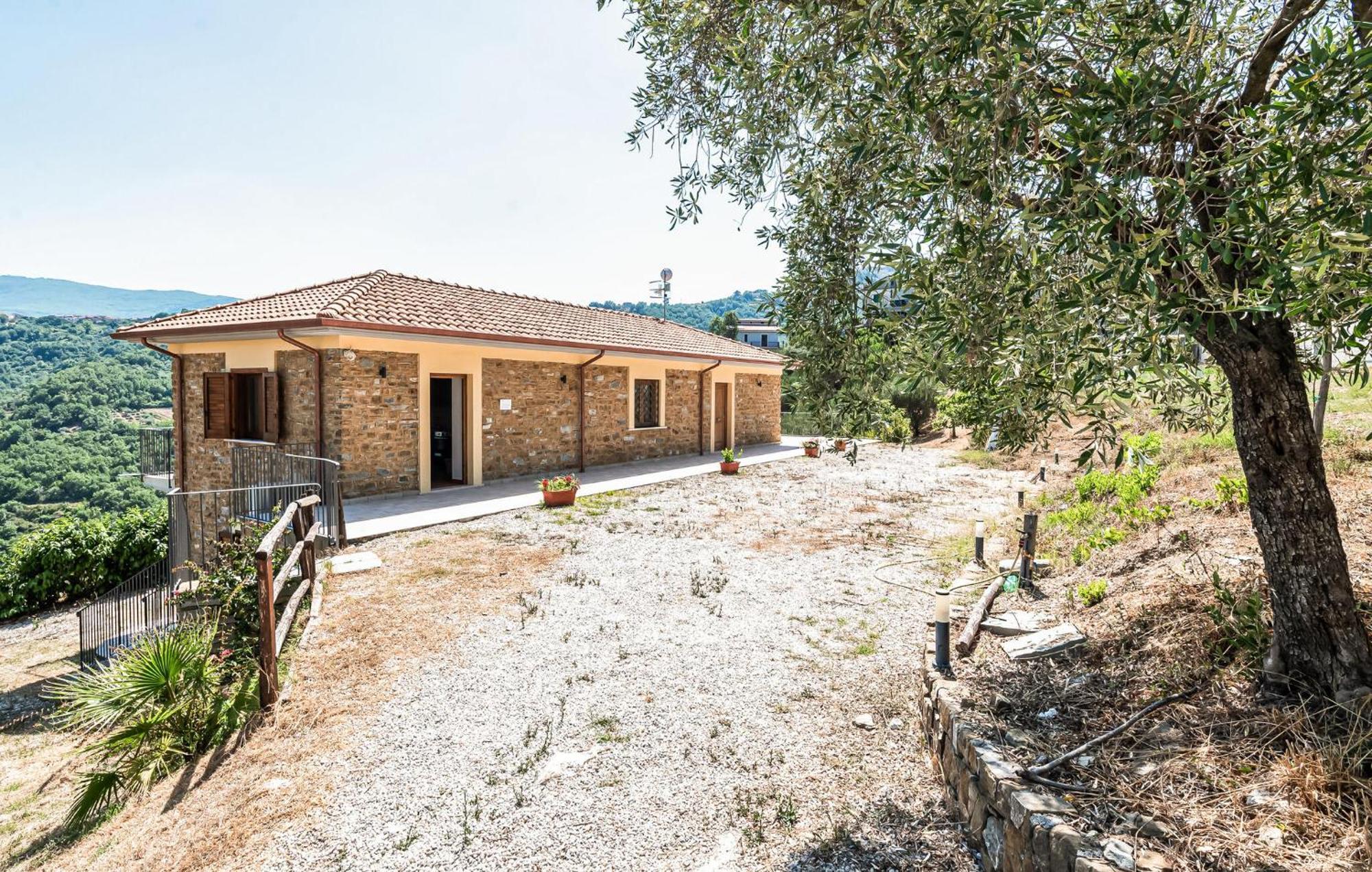 Lovely Home In Rutino With Kitchen Exterior foto